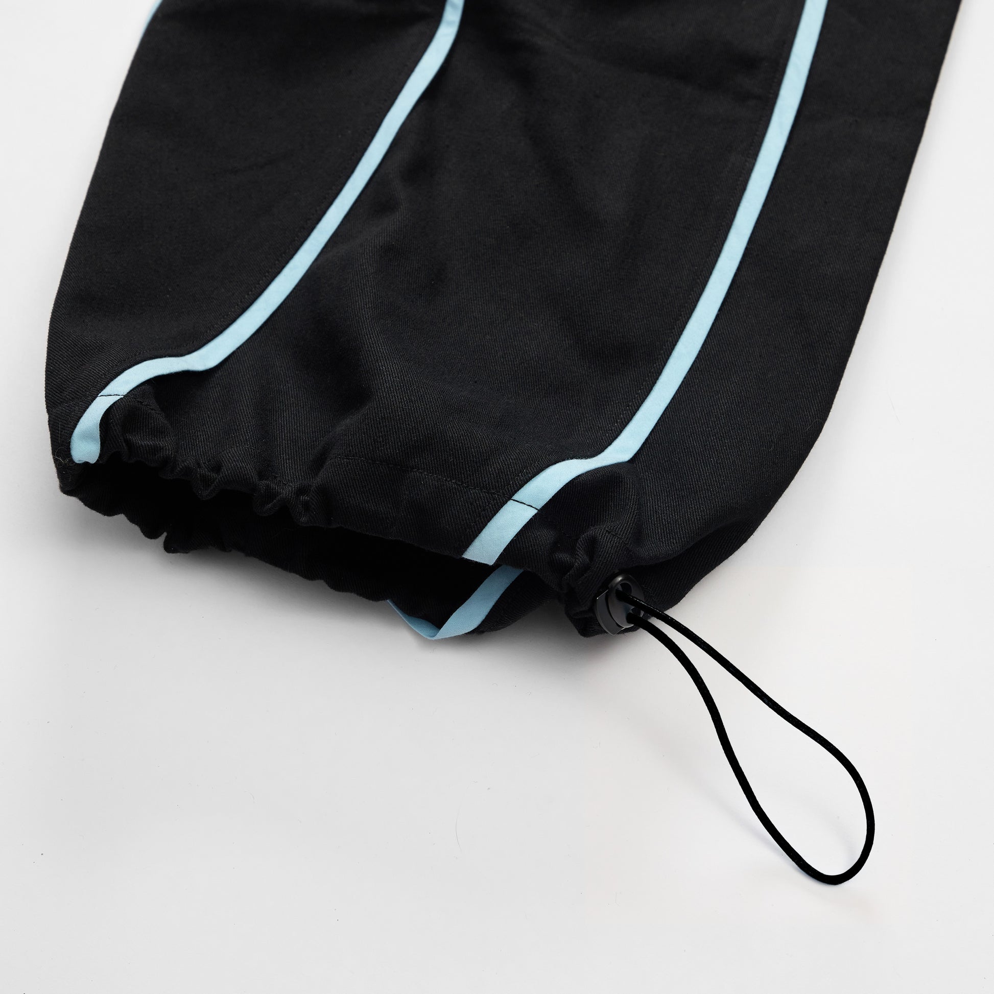 Close up of cuff drawstring